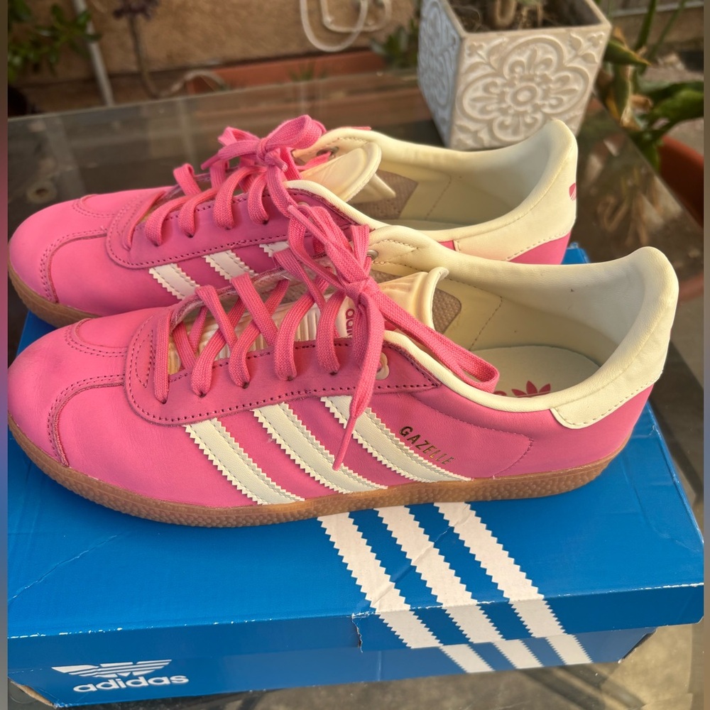 Adidas Gazelle Pink and White Shoes.  Girl size 5.5/Women 7